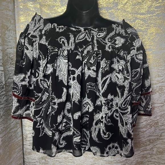 LOFT Black White Ruffle Flare Sleeve Off The Shoulder Top Blouse Size M - Picture 12 of 17